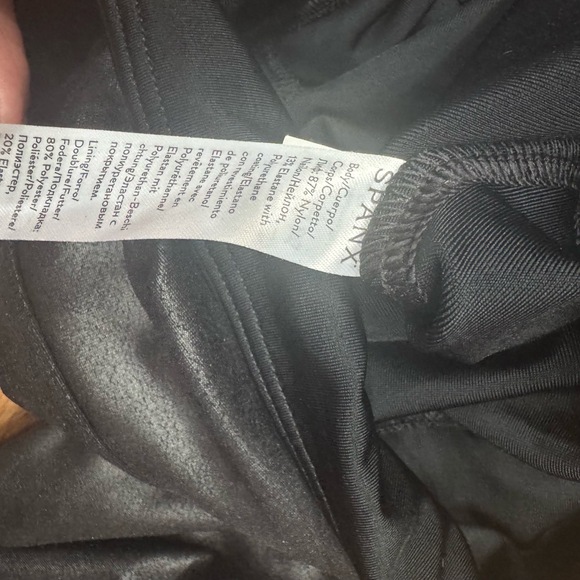 SPANX Faux Leather Leggings - Picture 4 of 4